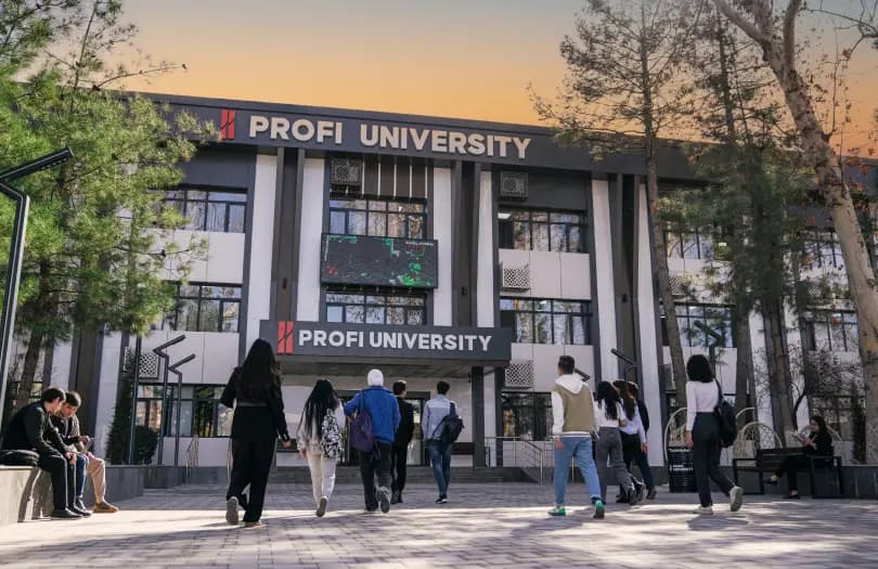 Universitet rasmi Profi University