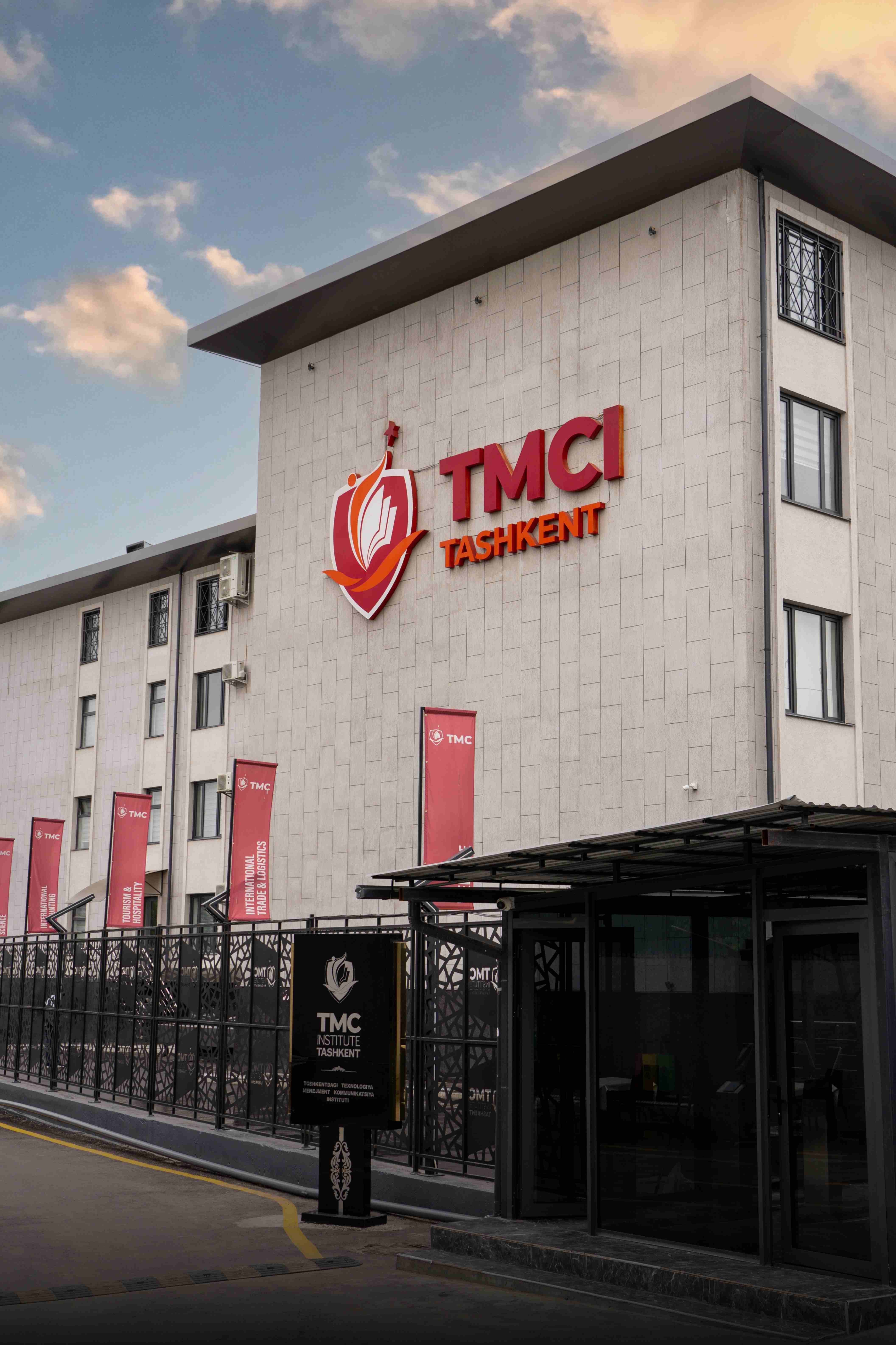 Universitet rasmi TMC Xalqaro Instituti